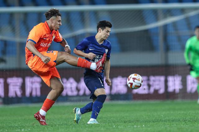 亚博app-【中超】洛卡迪亚点射克雷桑赛季首球 沧州1比1泰山