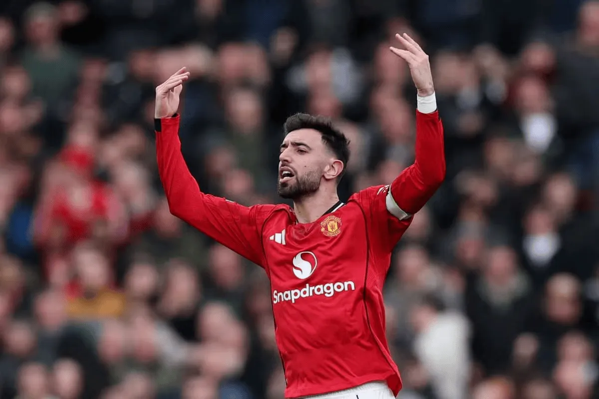 亚博体育平台-名宿：若B费继续自我鞭策&amp;amp;曼联再引援，他有能力率曼联进步