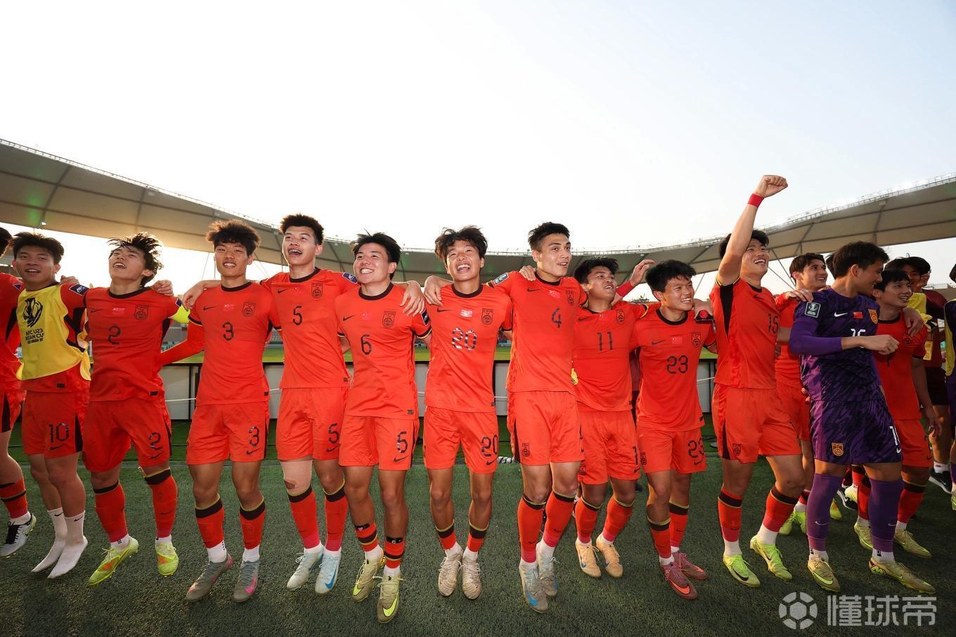 亚博游戏官网-苏东：今晚U23国足不要打对攻，要贯彻大脚加身体&amp;amp;二点加定位