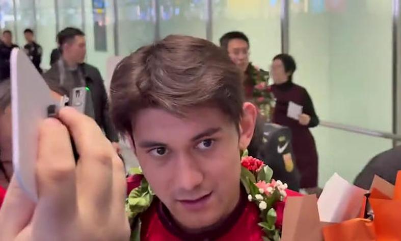 亚博app-莱切特周定洋再聚首，新鹏城升级2.0！深蓉大变脸 戴伟浚点太背了