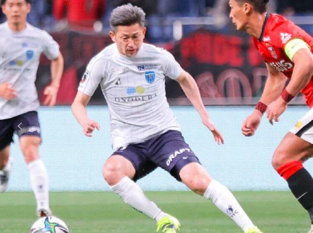 亚博游戏官网-活化石!54岁12天高龄 三浦知良再次刷新J联赛纪录